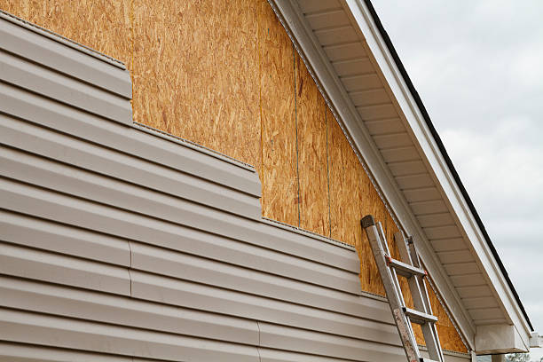 24/7 Emergency Storm Damage Siding Repair experts in Robbins, IL